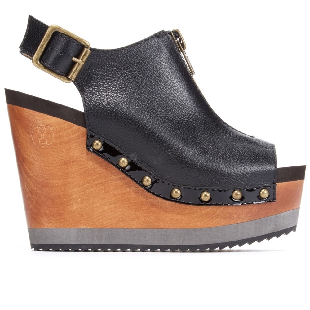 Seriously looking for this wedge brand name Flogg